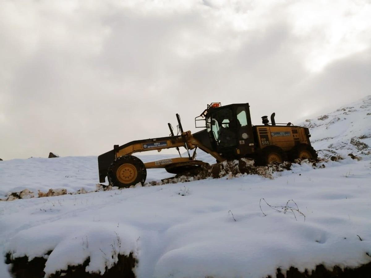 Muğla&rsquo;da kar ile m&uuml;cadele başladı