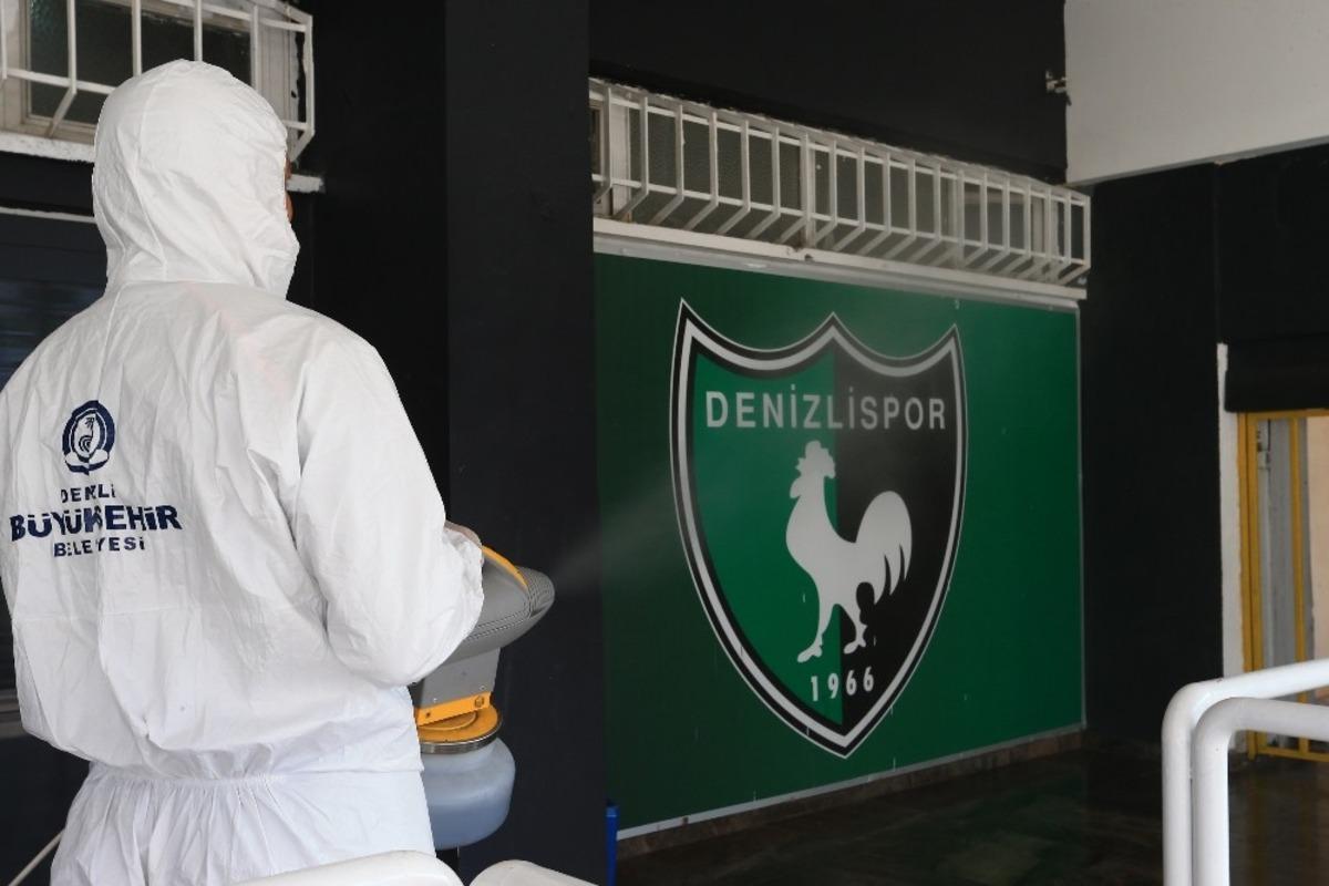 Ma&ccedil; &ouml;ncesi B&uuml;y&uuml;kşehir, Atat&uuml;rk Stadyumu&rsquo;nu dezenfekte etti