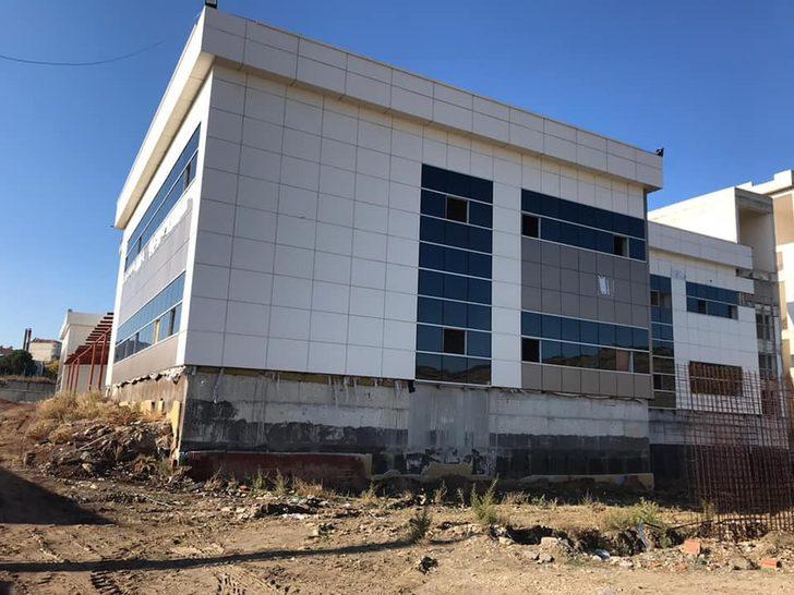 Kula Devlet Hastanesi inşaatı yeniden başladı G3