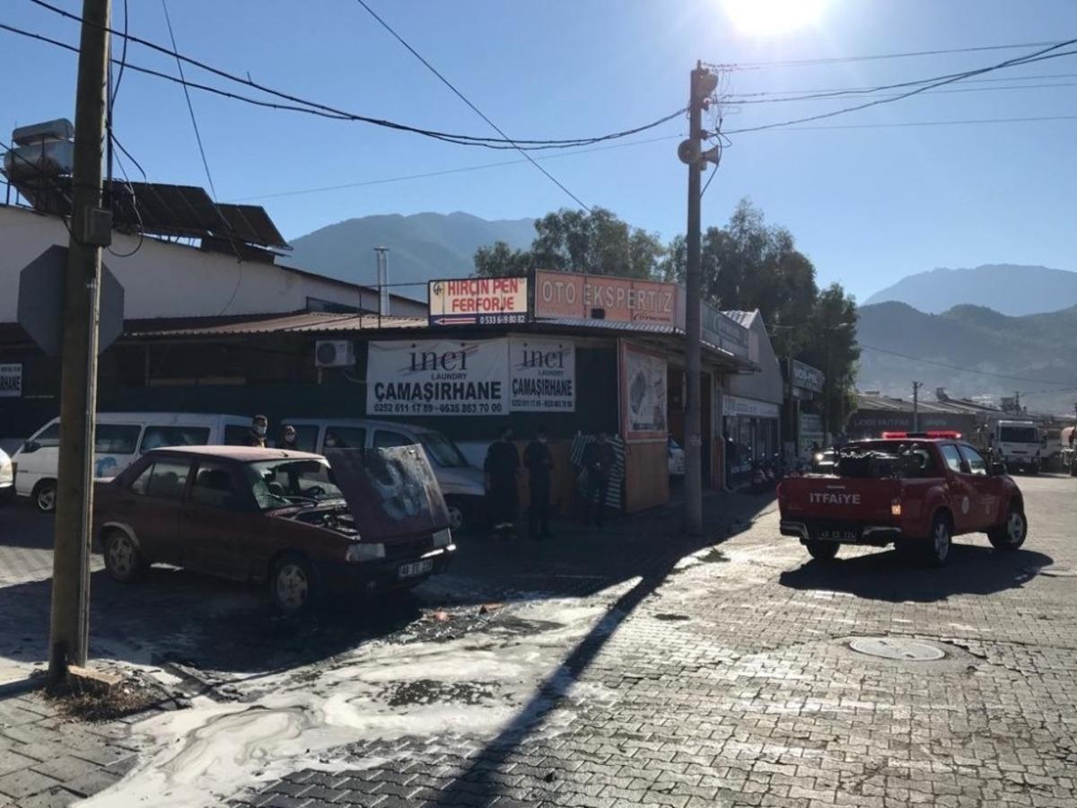 Fethiye&rsquo;de Seyir Halindeki Otomobil Yandı