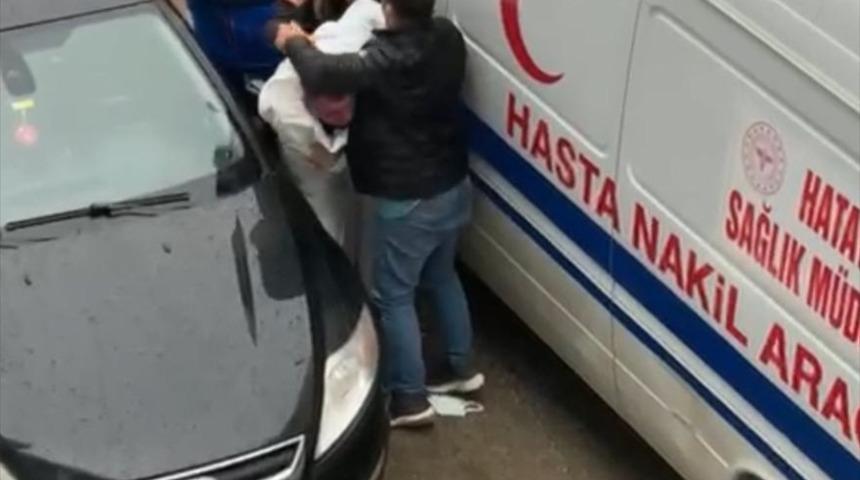 Hatay'da hasta nakil aracının sürücüsünü darbettiği ileri sürülen zanlı yakalandı