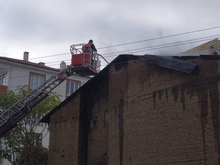 Elazığ’da çatı yangını G1