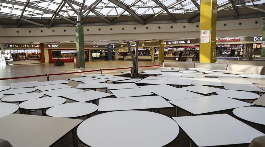 Koronavir&uuml;sle m&uuml;cadelede yeni d&ouml;nem başladı, ortaya bu manzara &ccedil;ıktı