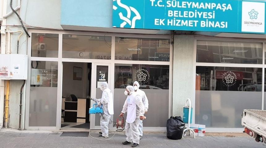 Belediye binaları salgın riskine karşı dezenfekte edildi