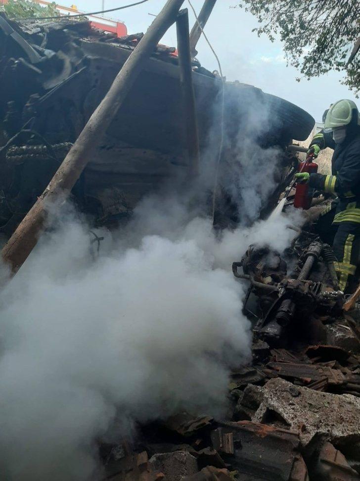 Taklalar atan otomobil deponun üzerine düştü: 1 kişi yaralandı G4