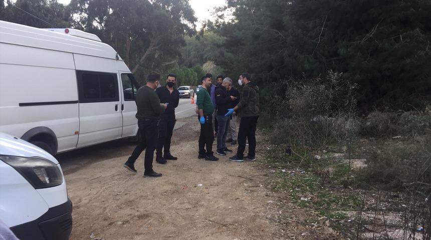 G&Uuml;NCELLEME - Adana'da yol kenarında &ccedil;alılıklar arasına gizlenmiş EYP bulundu