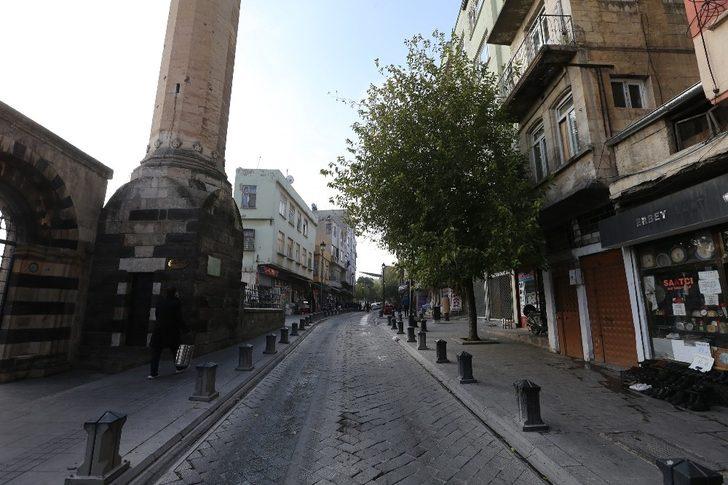 Büyükşehir’den Hamdi Kutlar Caddesi’nde onarım çalışması başlatıyor G3