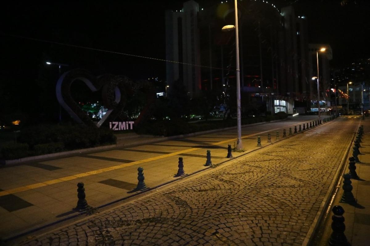 Kocaeli&rsquo;de cadde ve sokaklar boş kaldı