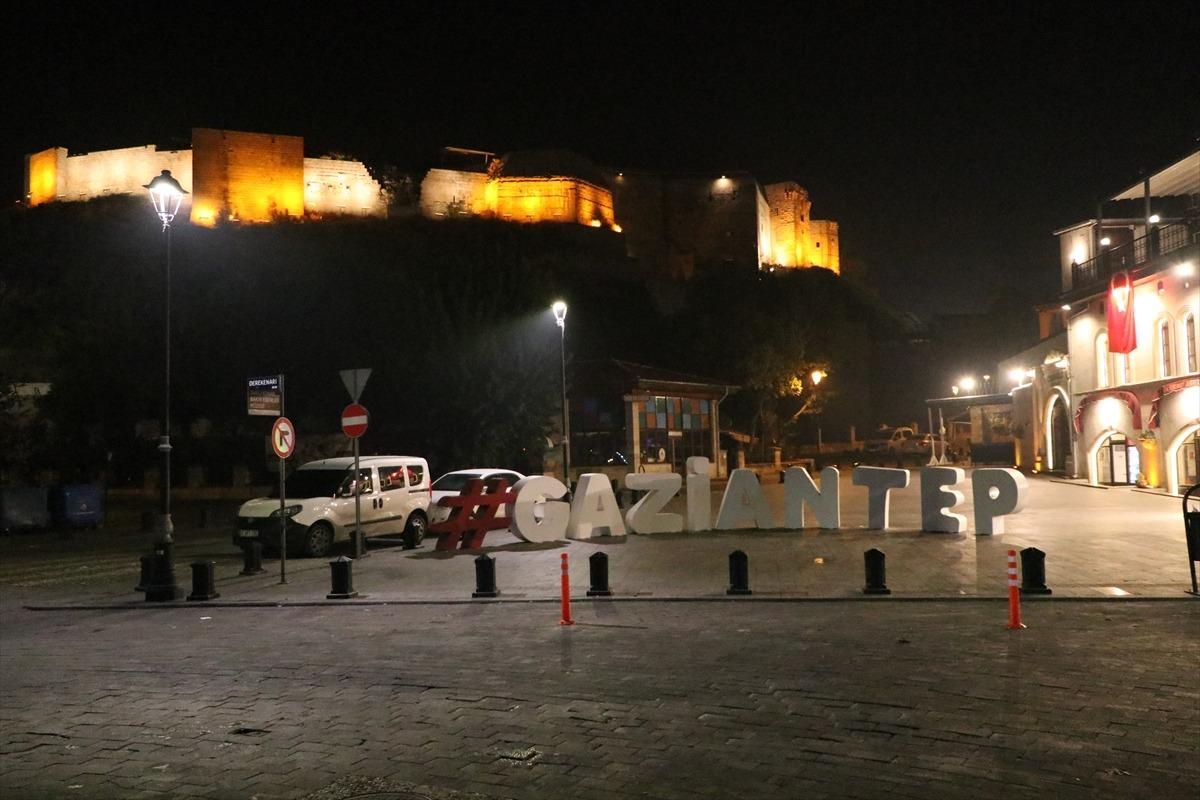 Kovid-19 tedbirleri kapsamında sokağa &ccedil;ıkma kısıtlaması başladı