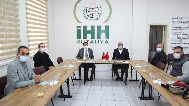 Kütahya’da 200 aileye gıda yardımı