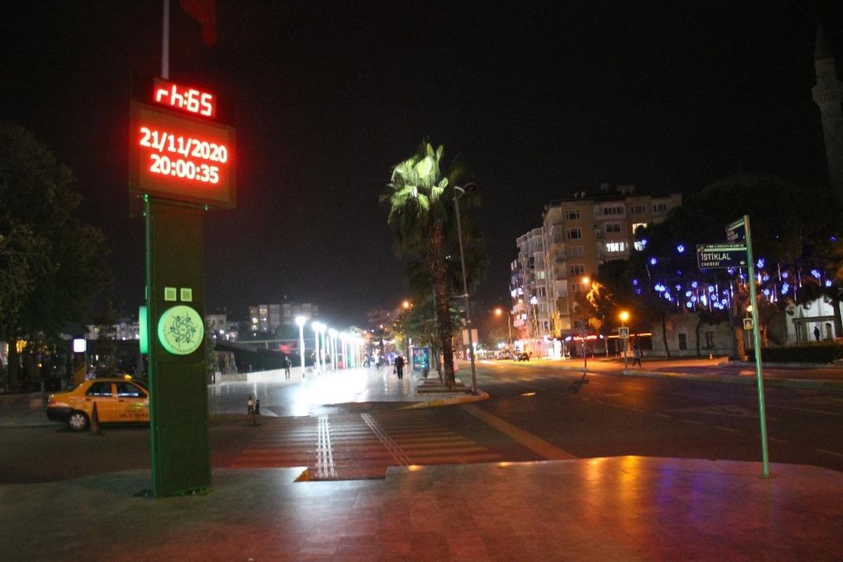 Kısıtlama başladı, sokaklar boş kaldı