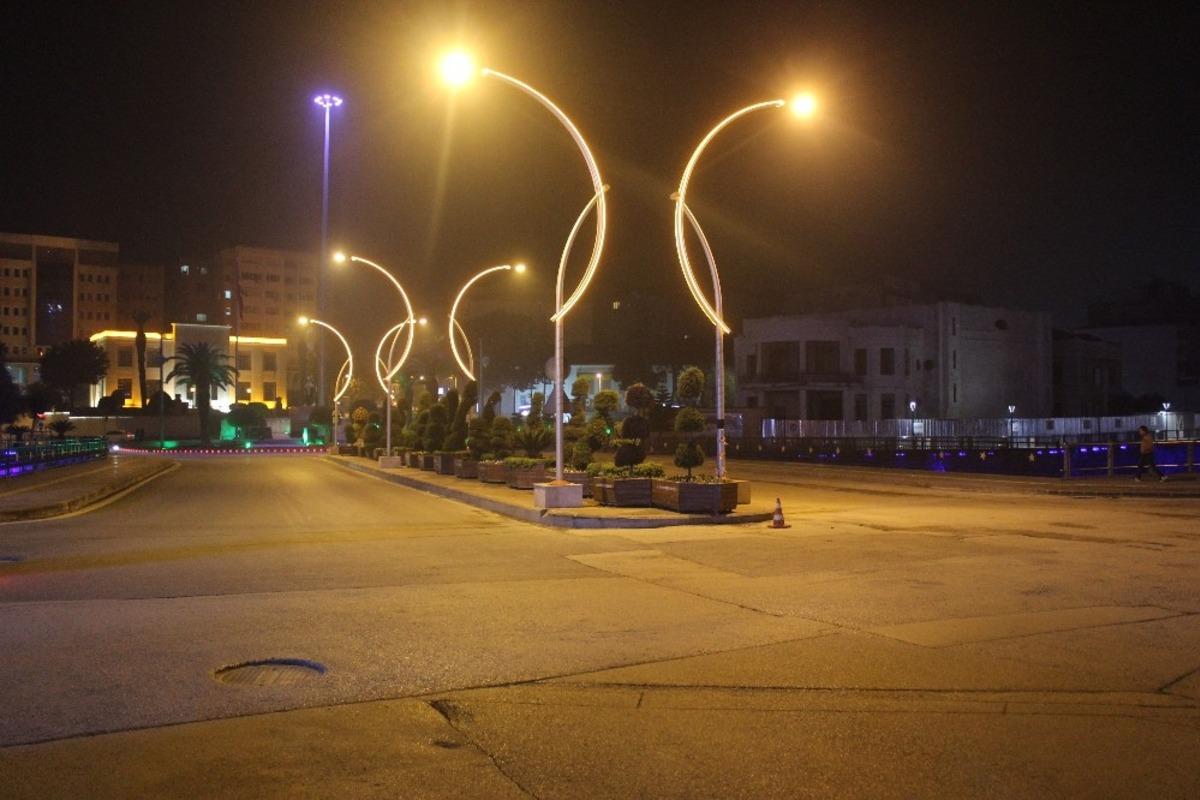 Hatay&rsquo;da sokağa &ccedil;ıkma kısıtlaması sonrası caddeler sessizliğe b&uuml;r&uuml;nd&uuml;