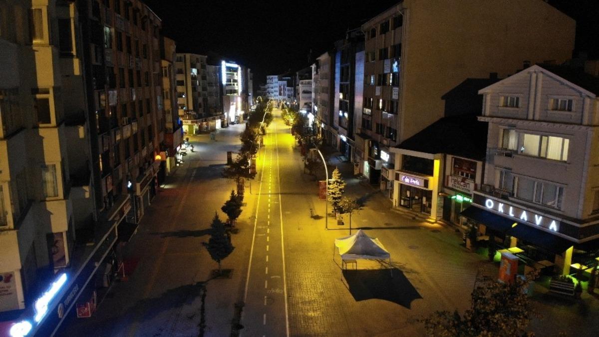 Bolu, sokağa &ccedil;ıkma kısıtlamasıyla sessizliğe b&uuml;r&uuml;nd&uuml;