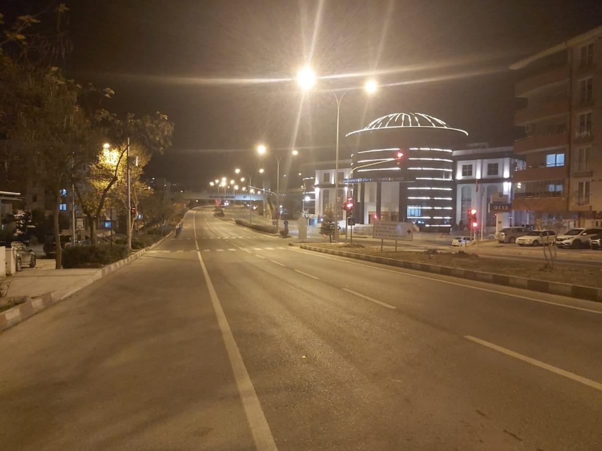 Bilecik sessizliğe b&uuml;r&uuml;nd&uuml;