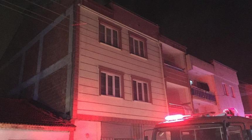 Bursa'da karantinada kalan ailenin evinde yangın çıktı