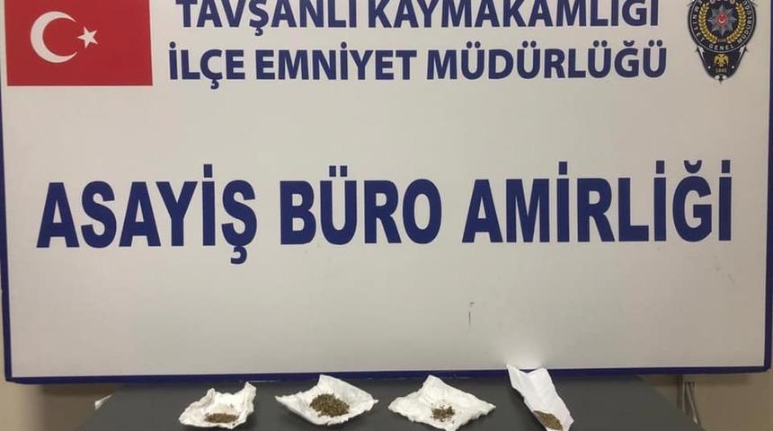 Otomobilde uyuşturucu ele geçirildi