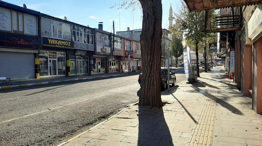 Doğu'da sokağa &ccedil;ıkma kısıtlamasına uyuluyor