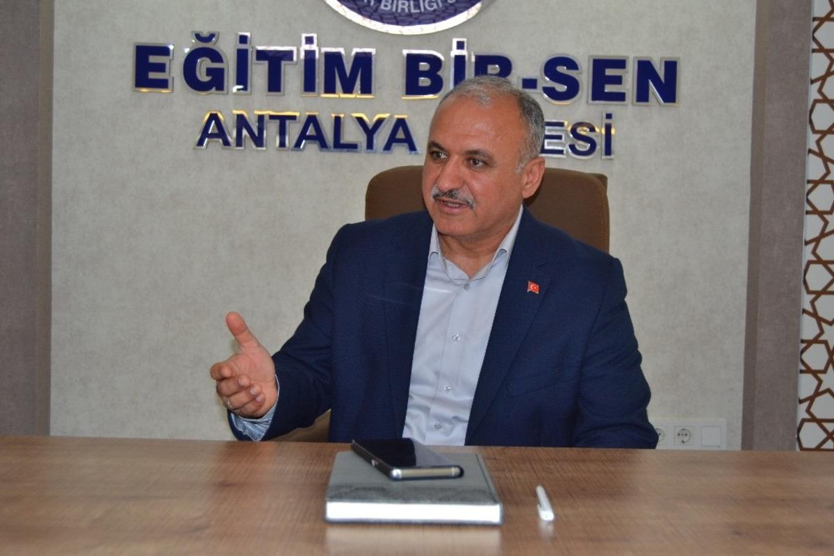 Miran: &ldquo;&Ouml;ğretmenlere &ccedil;ocuk bakıcısı algısı oluşuyor&rdquo;