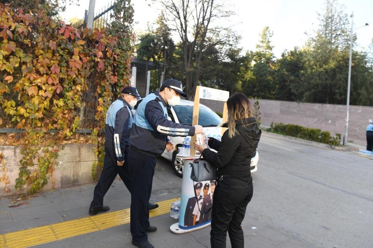 B&uuml;y&uuml;kşehir, sınav heyecanı yaşayan adayları yalnız bırakmadı
