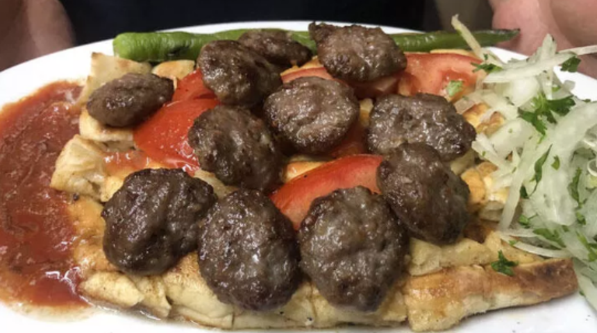 Bursa pideli köfte nasıl yapılır? MasterChef pideli köfte tarifi nedir? Evde pideli köfte yapımı ve pideli köfte malzemeleri...