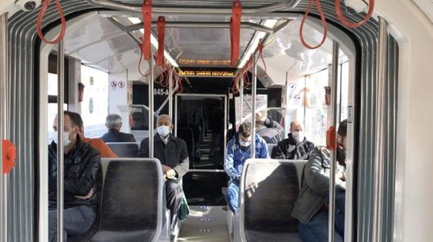 Kayseri'de tramvaylarda koronavirüse karşı 'konuşmayalım' uyarısı!