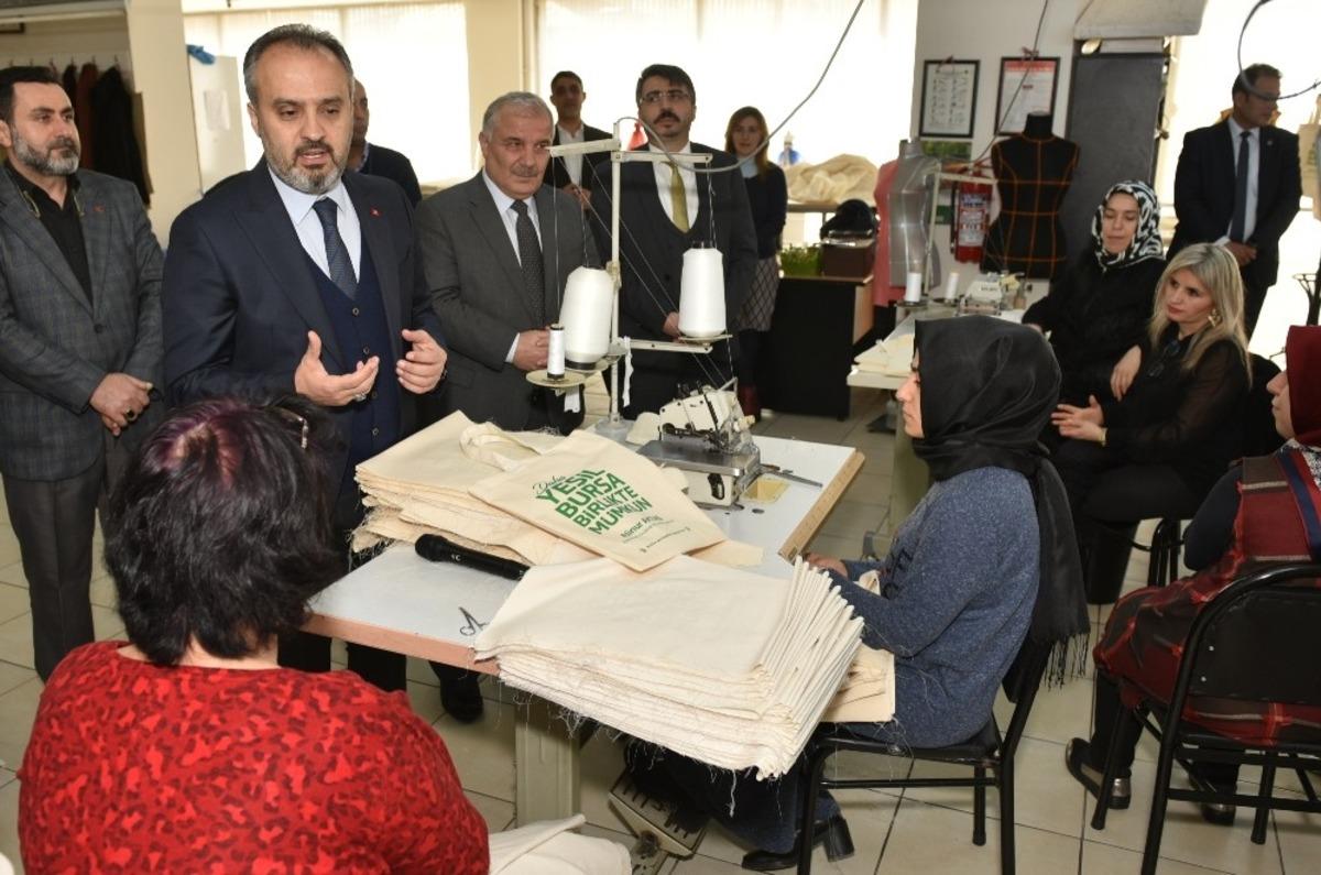 Kadınlar Bursa B&uuml;y&uuml;kşehir&rsquo;le daha g&uuml;&ccedil;l&uuml;