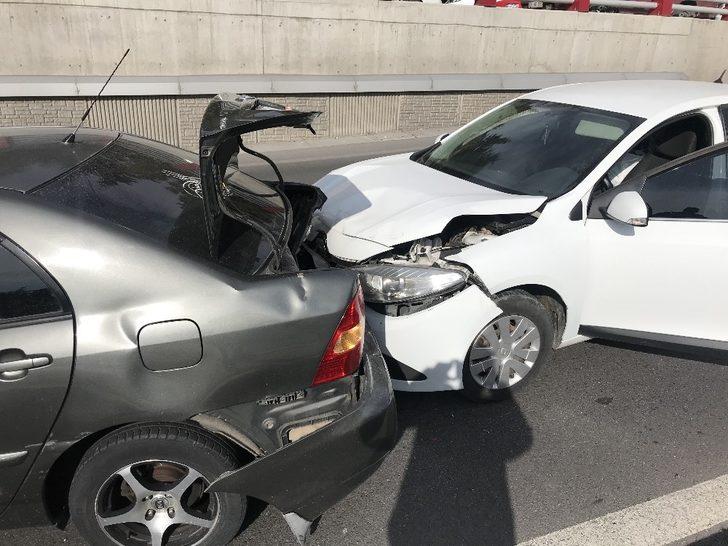 8 aracın karıştığı zincirleme kazada şans eseri yaralanan olmadı G4