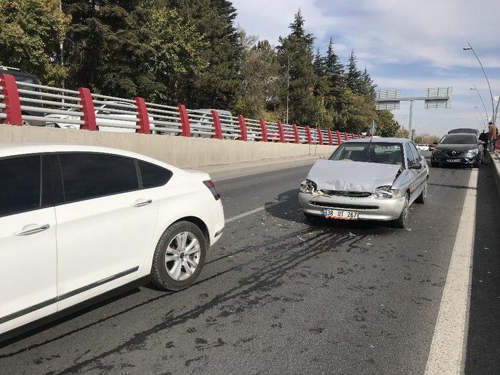 8 aracın karıştığı zincirleme kazada şans eseri yaralanan olmadı G5