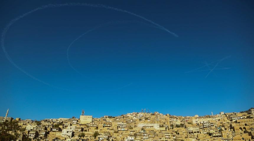 'Türk Yıldızları'ndan Mardin semalarında ay yıldızlı gösteri