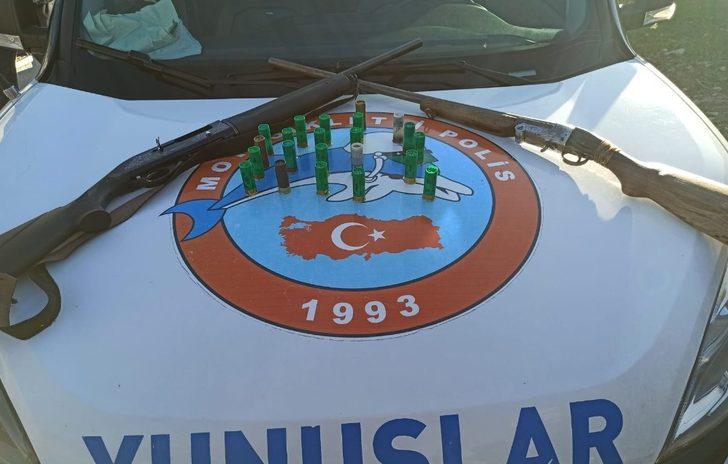 Av tüfekleri, fişekler ve tabanca ele geçirildi G2