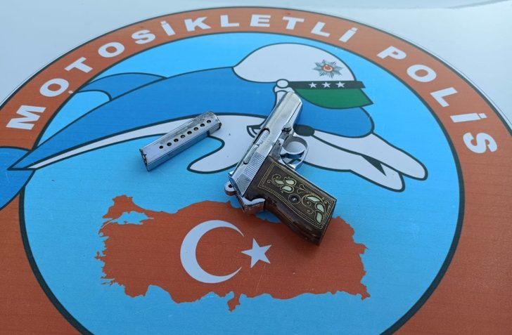 Av tüfekleri, fişekler ve tabanca ele geçirildi G3