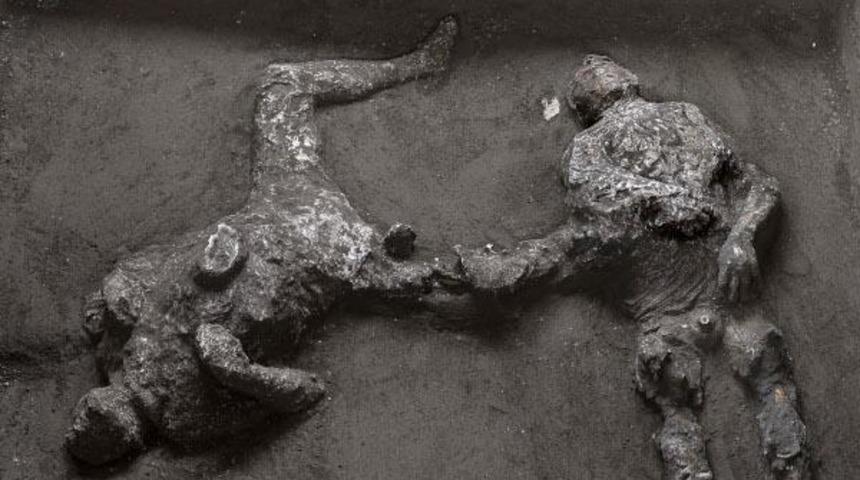 Pompeii’deki kazıda efendi ve kölesinin 'neredeyse mükemmel' korunmuş kalıntıları bulundu