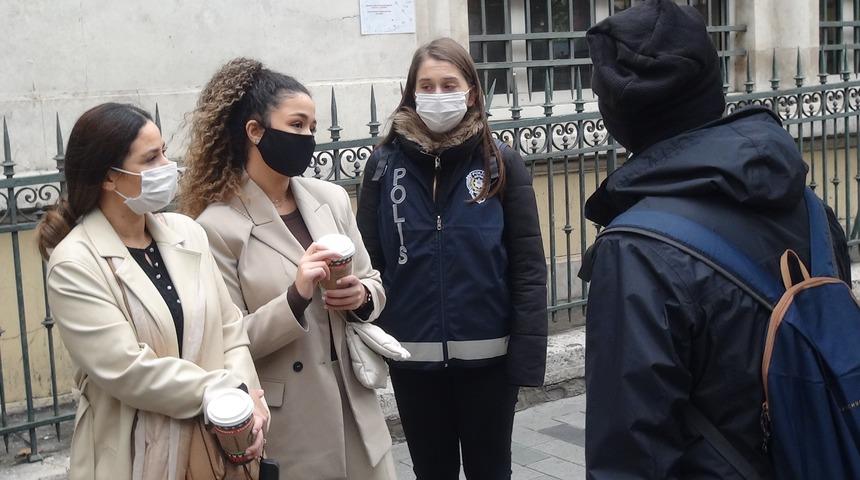 Polise 'Kapa çeneni' diyen kadın turistler gözaltına alındı