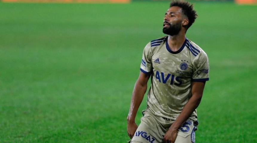 SON DAKİKA! Fenerbah&ccedil;e'de Nazım Sangare Beşiktaş derbisinde yok!