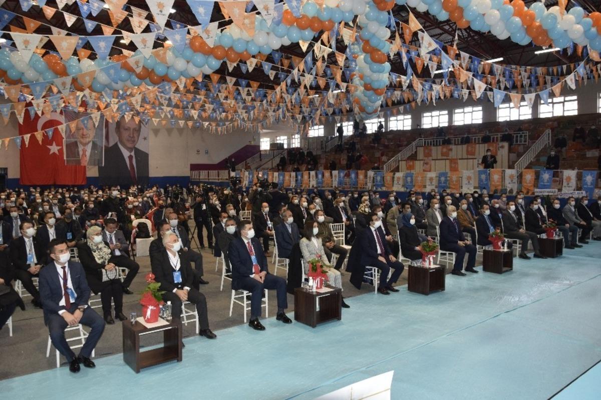 Burdur AK Parti 7. Olağan Kurulu&rsquo;nda Mengi yeniden başkan se&ccedil;ildi