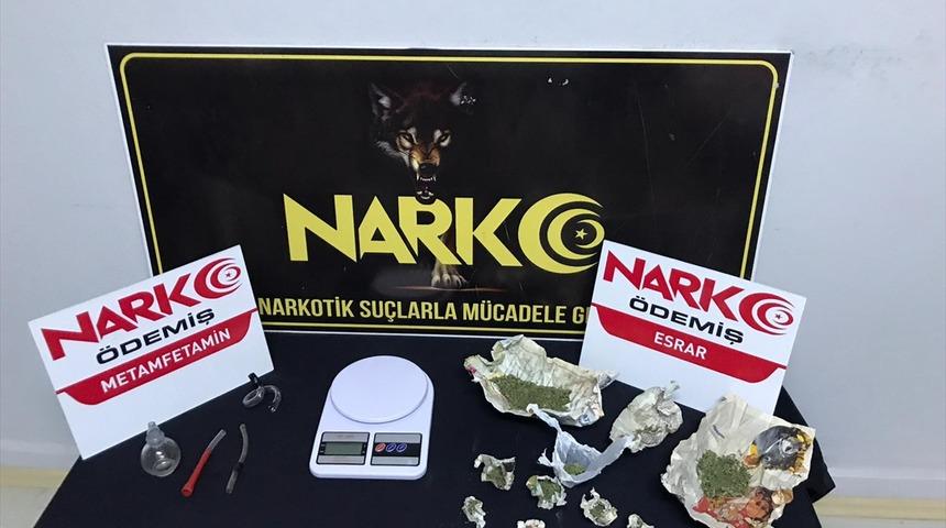 İzmir'de uyuşturucu sattığı iddia edilen kişi tutuklandı