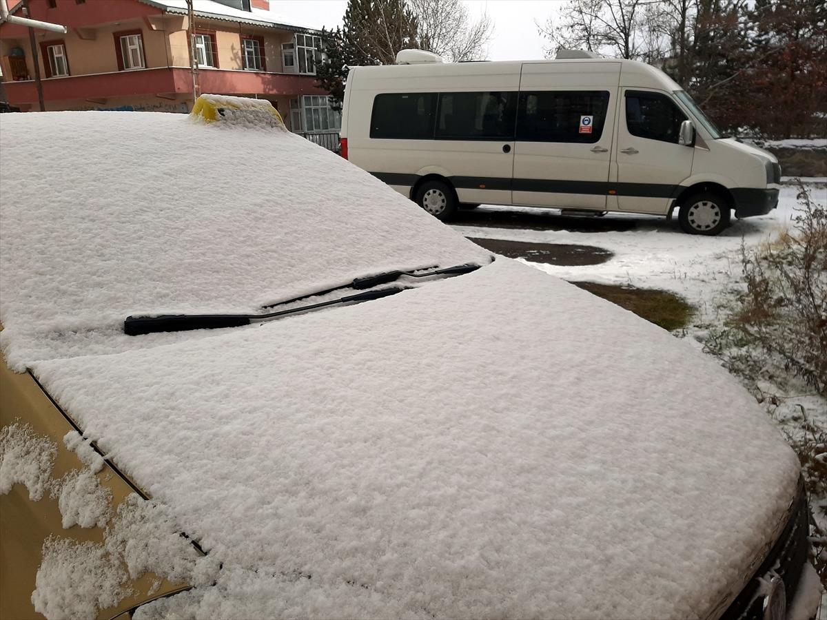 Doğu'da en d&uuml;ş&uuml;k hava sıcaklığı sıfırın altında 7 dereceyle Ağrı'da &ouml;l&ccedil;&uuml;ld&uuml;