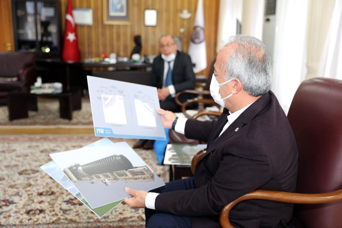 Mir Holding y&ouml;neticilerinden Rekt&ouml;r &Ccedil;omaklı&rsquo;ya ziyaret