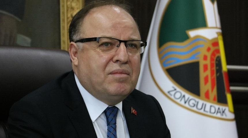 Vali Tutulmaz &ouml;ğretmenler g&uuml;n&uuml;n&uuml; kutladı