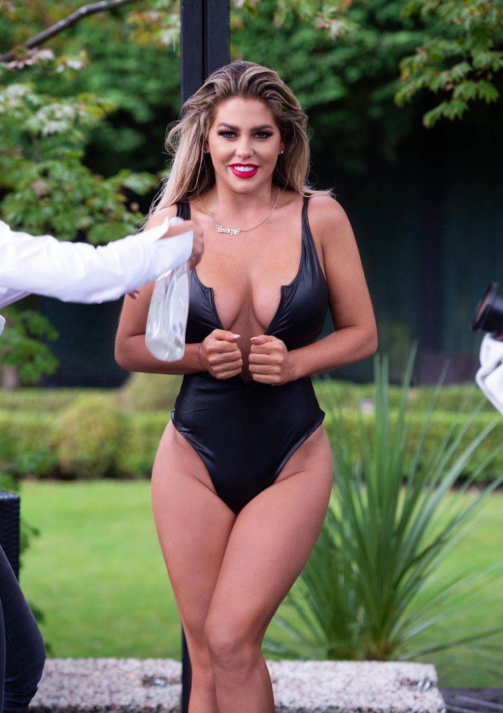 Bianca Gascoigne'nin 2021 takvimi için Türkiye'de poz verdi!  G2