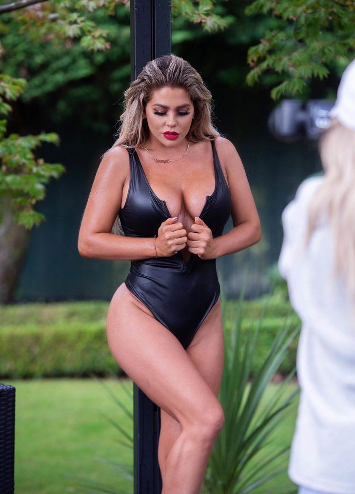 Bianca Gascoigne'nin 2021 takvimi için Türkiye'de poz verdi!  G3