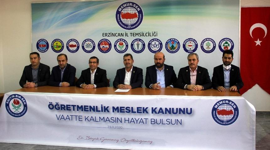 G&uuml;l: &ldquo;&Ouml;ğretmenlik Meslek Kanunu vaatte kalmasın, hayat bulsun&rdquo;