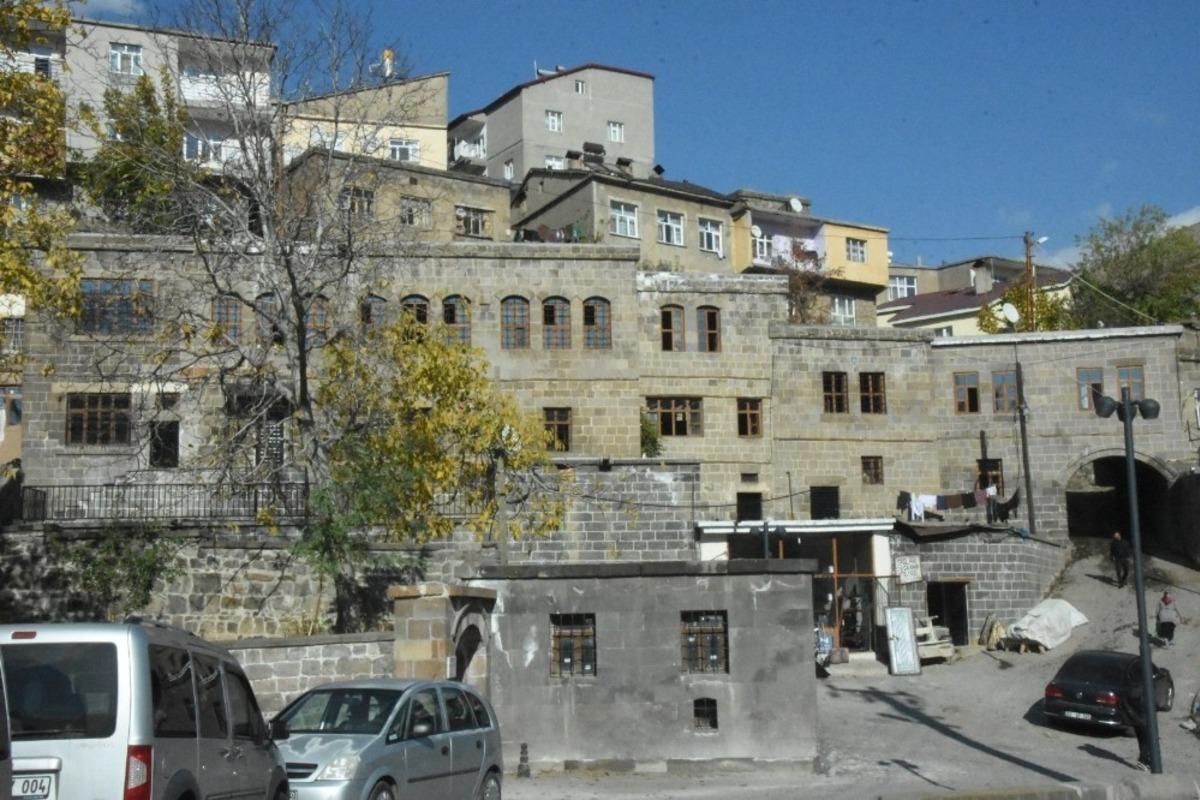 Bitlis&rsquo;te &lsquo;Sokak Sağlıklaştırma&rsquo; projesinde 3. etabı başlatılıyor