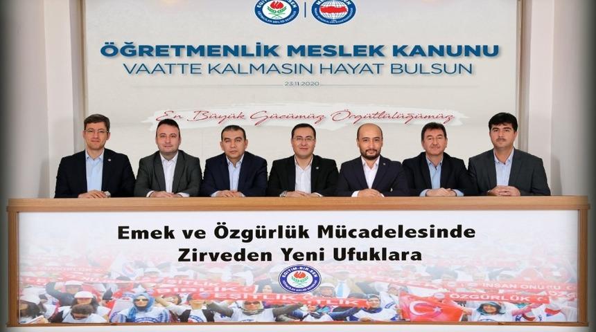 &Ouml;ner: &ldquo;&Ouml;ğretmenlik Meslek Kanunu vaatte kalmamalı, ger&ccedil;eğe d&ouml;n&uuml;şmelidir&rdquo;
