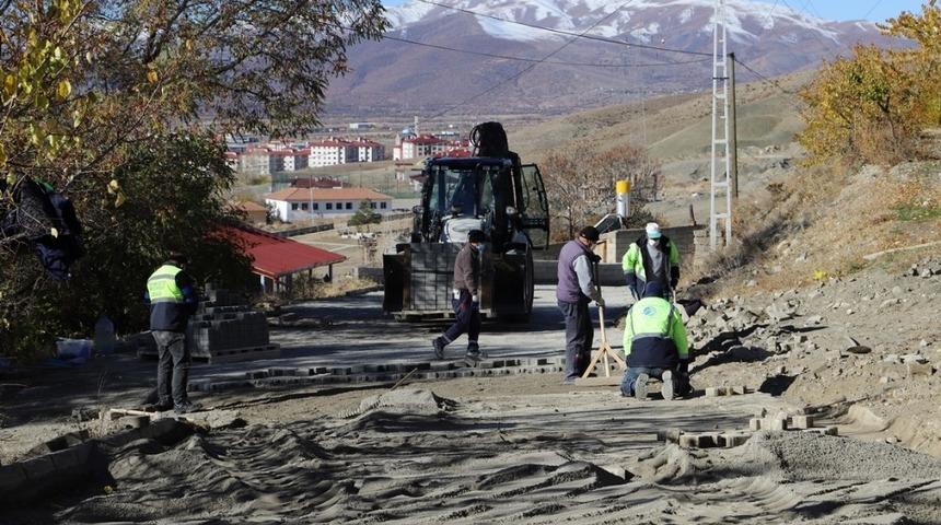 Erzincan&rsquo;da yol bakım ve onarım &ccedil;alışmaları