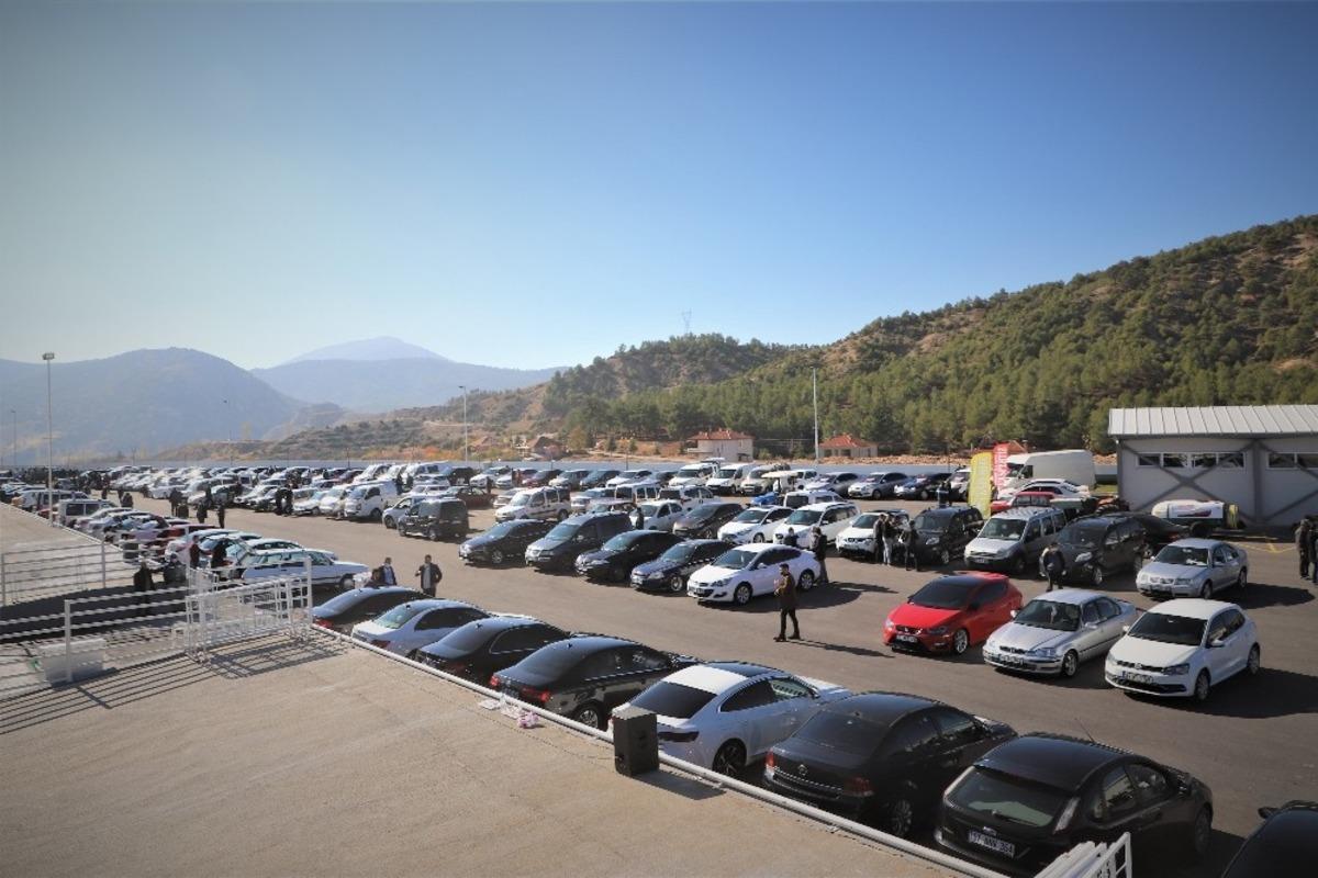 Korkuteli&rsquo;nde ikinci el araba pazarı a&ccedil;ıldı