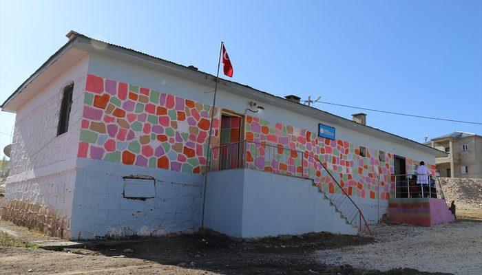 Okulun kömürlüğünü onarıp ana sınıfına dönüştürdü!