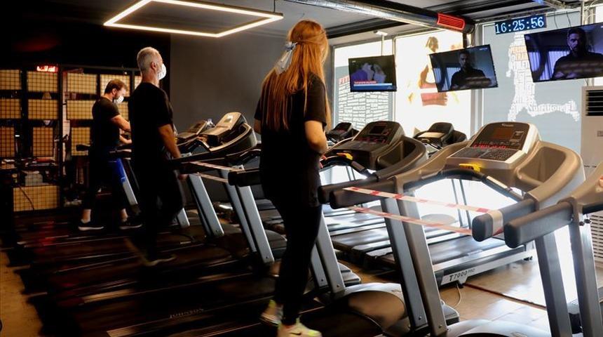 İzole olmayan kişi spor salonuna gitti, 45 kişiye virüs bulaştırdı