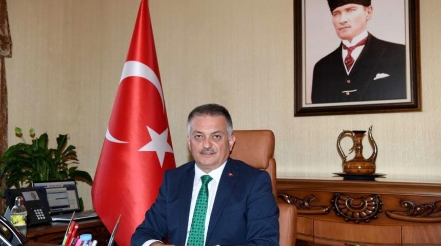 Vali Yazıcı, &Ouml;ğretmenler G&uuml;n&uuml;&rsquo;n&uuml; kutladı