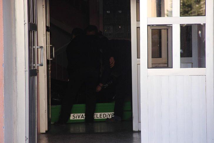 Yalnız yaşayan yaşlı kadın evinde ölü bulundu G5